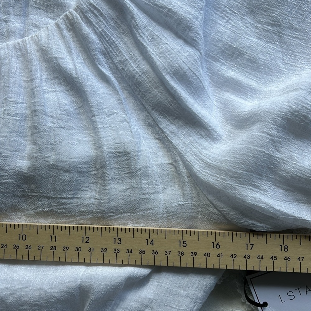 NWT 1.State white balloon sleeve blouse. Peplum style, cut out back. Womens L. - Picture 7 of 7